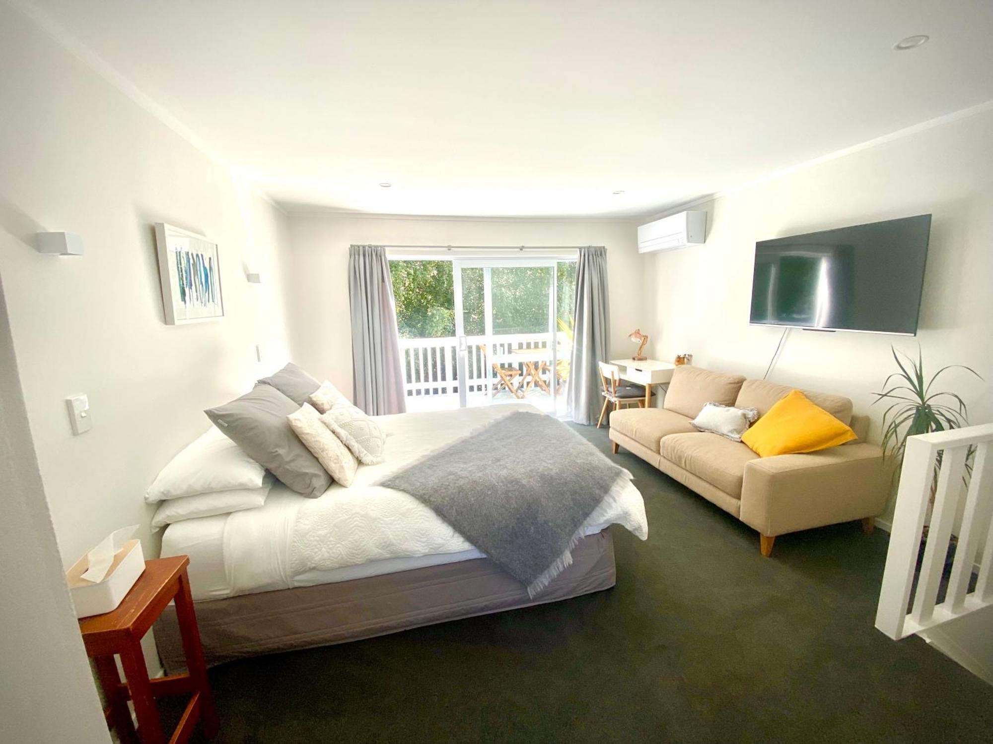 2 Mile Bay Guesthouse タウポ エクステリア 写真